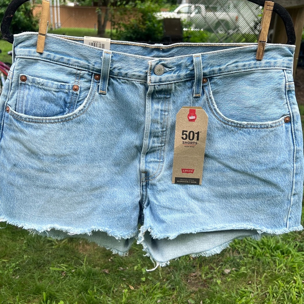 Brand new women’s Levi 501 Jean shorts